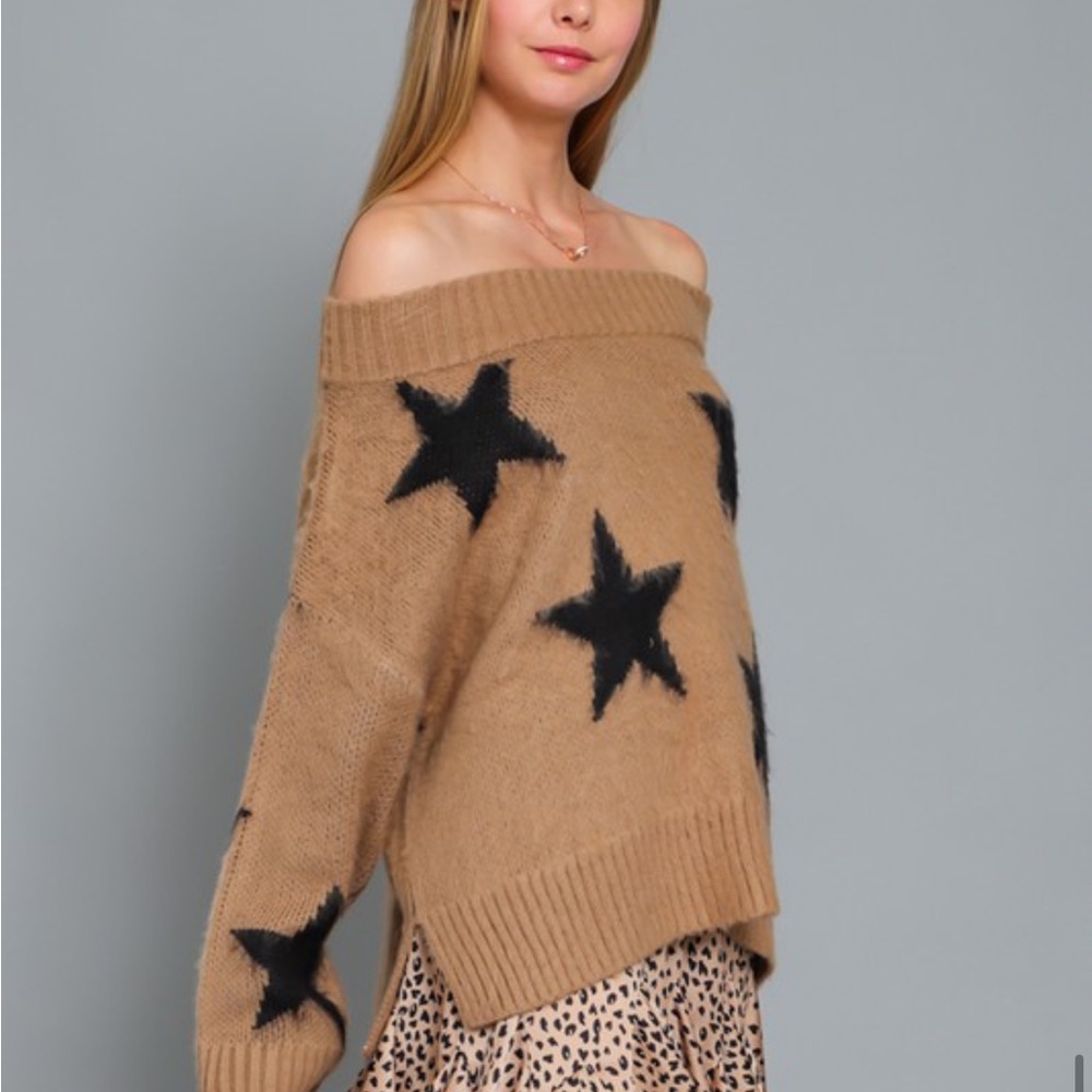 NWOT Women’s Camel Black Star Off-Shoulder Long Sleeve Sweater - Picture 2 of 3